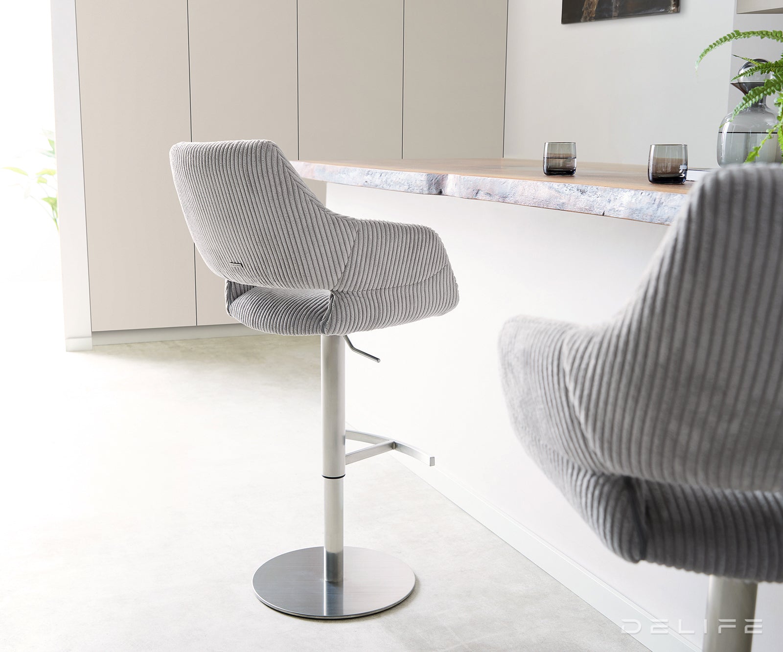 Barska stolica Yago Flex, Materijal: Rebrasta tkanina