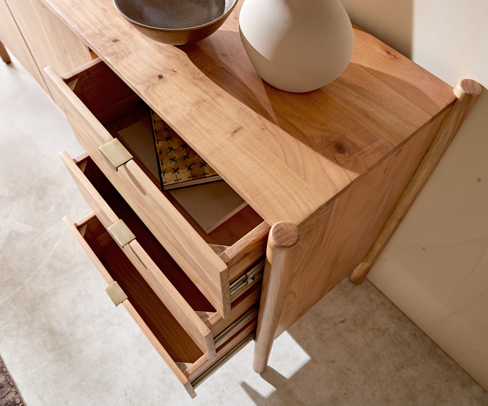 Komoda Caius 175cm, Materijal: Bagrem