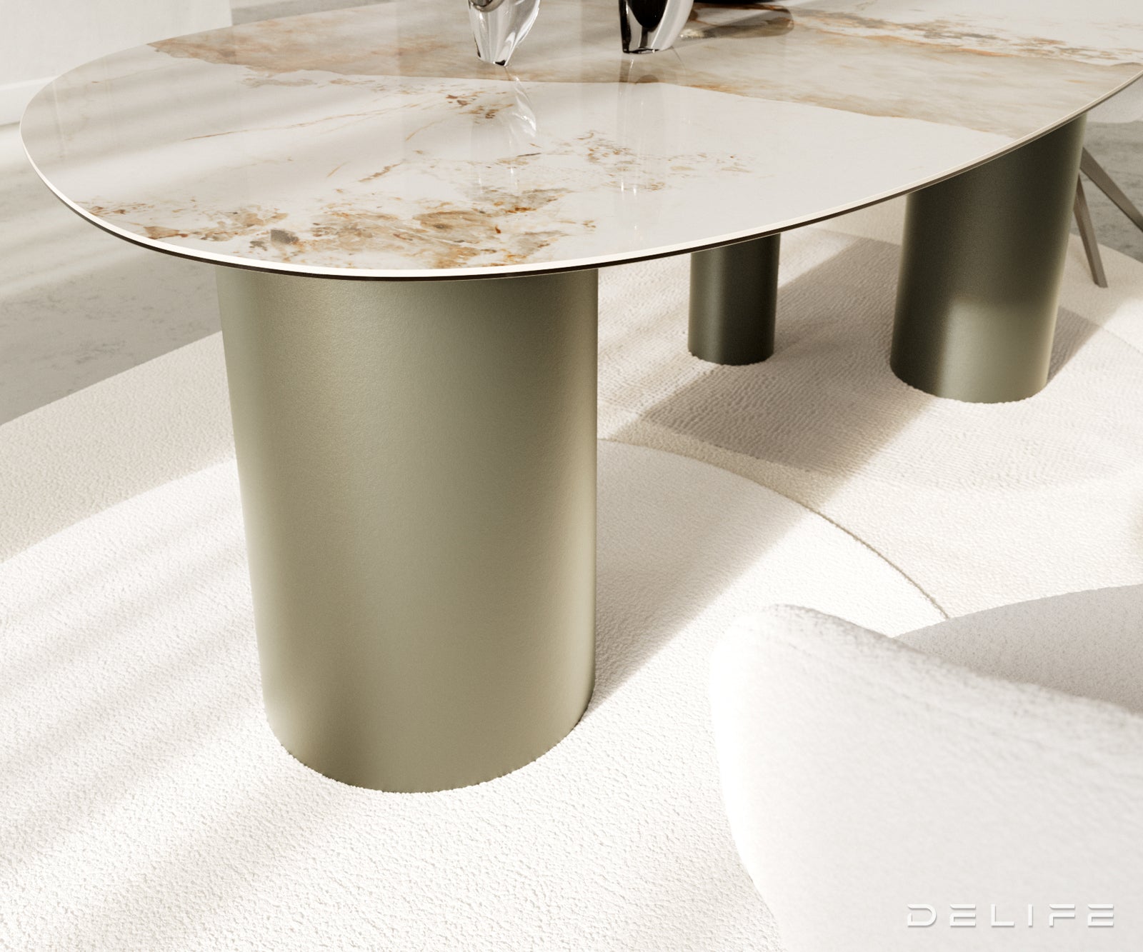 Postolje u boji titana