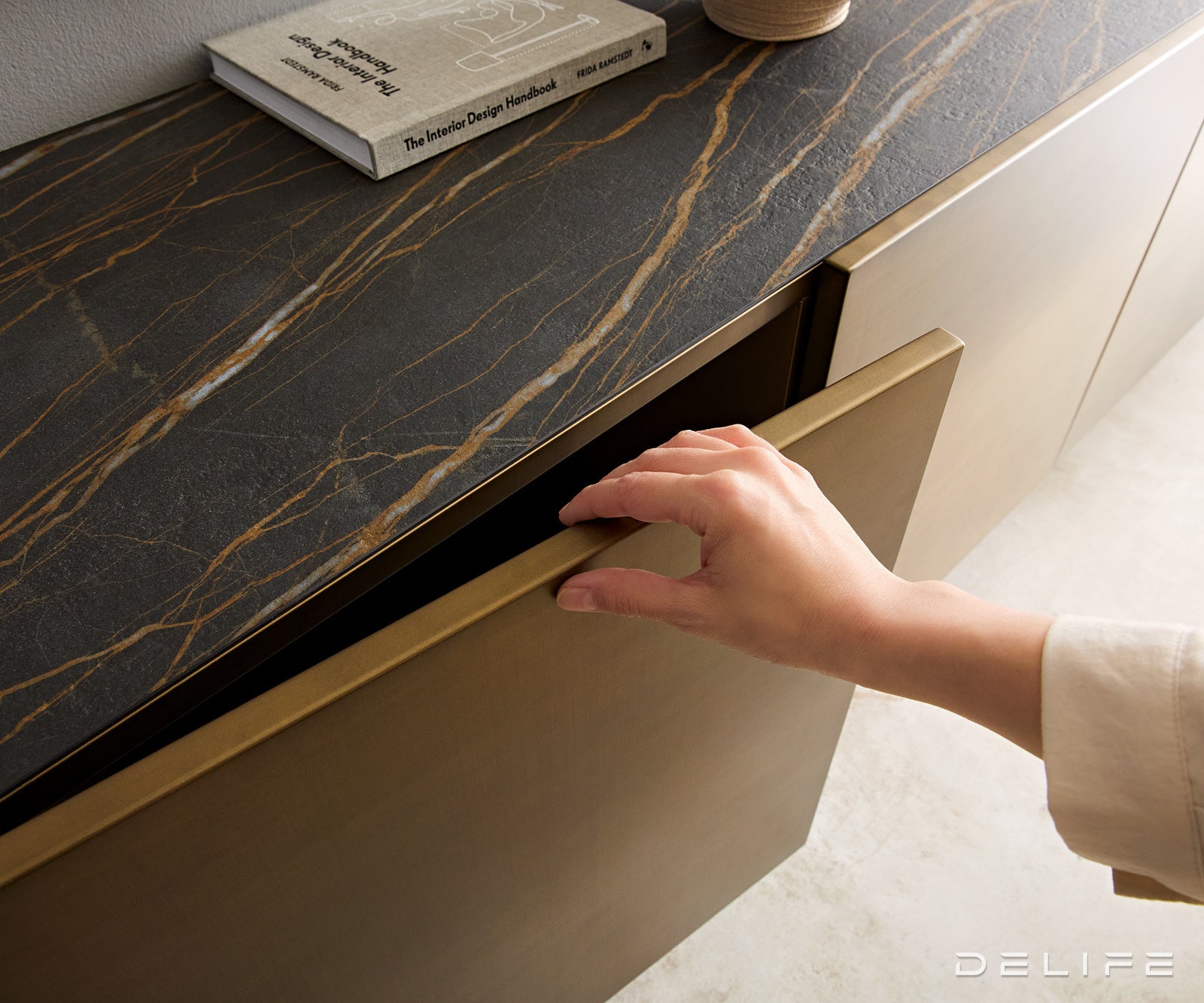 Komoda Kazu 220x45cm, Materijal: MDF