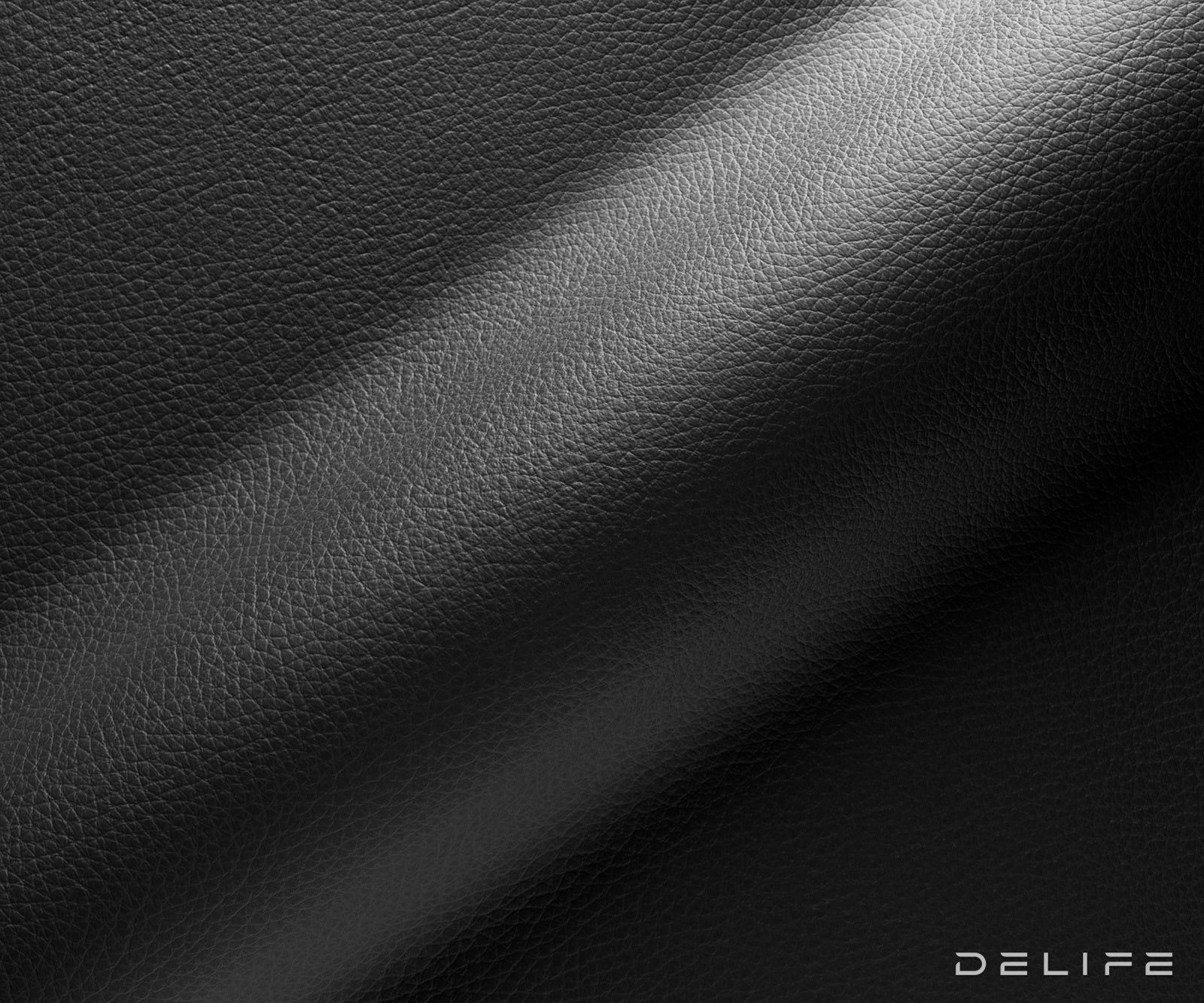 Blagovaonska stolica Gaio, Materijal: Koža