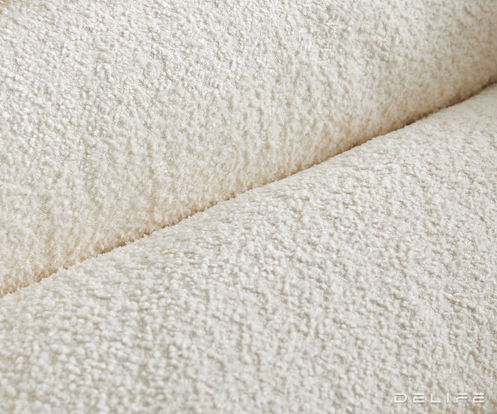 Blagovaonska stolica Pejo, Materijal: Boucle