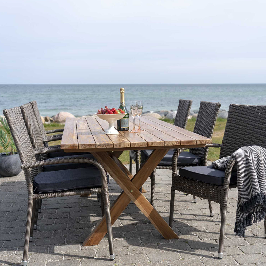 Fiksni stol Murcia, Materijal: Tikovina