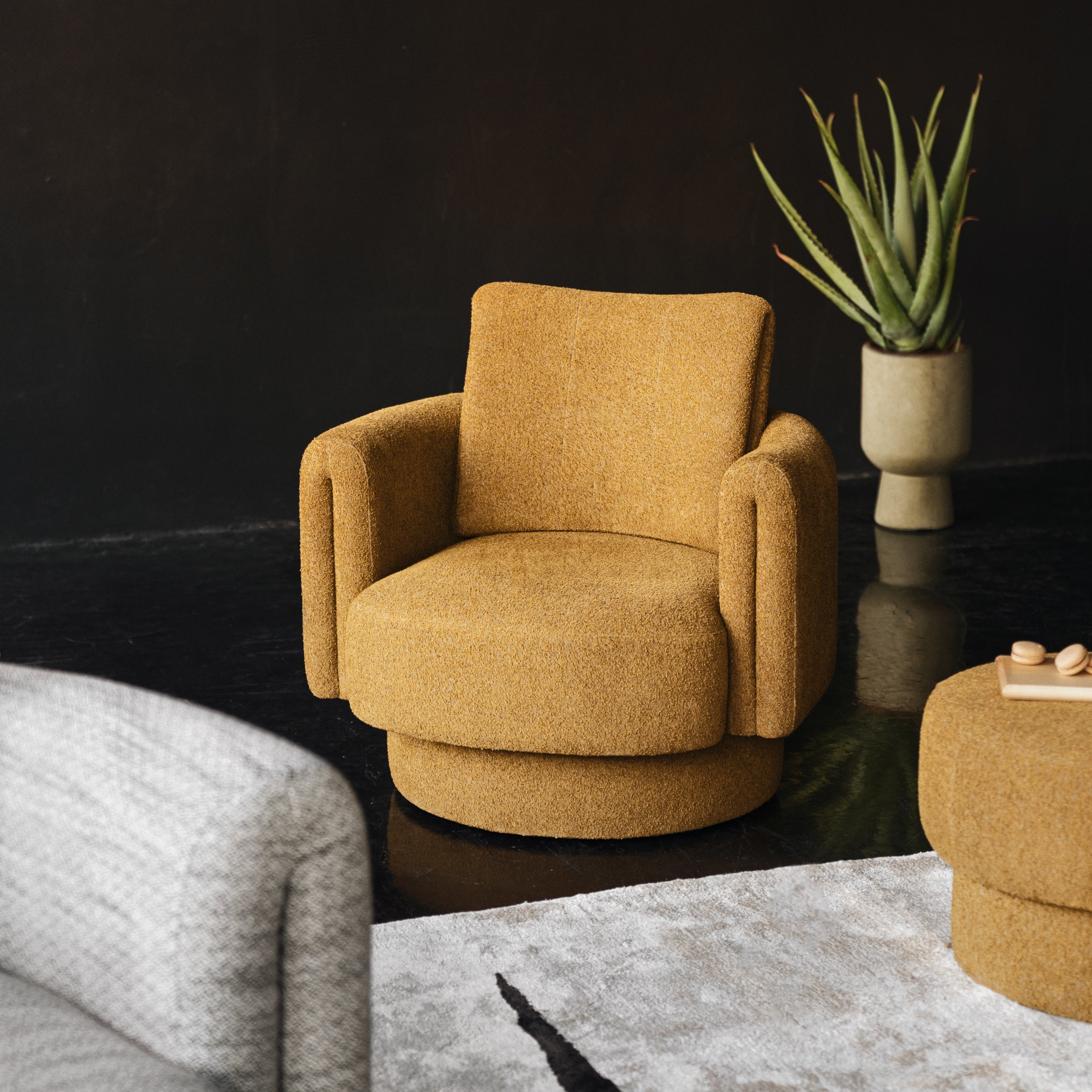 Fotelja Bofii, Materijal: Mogućnost izbora