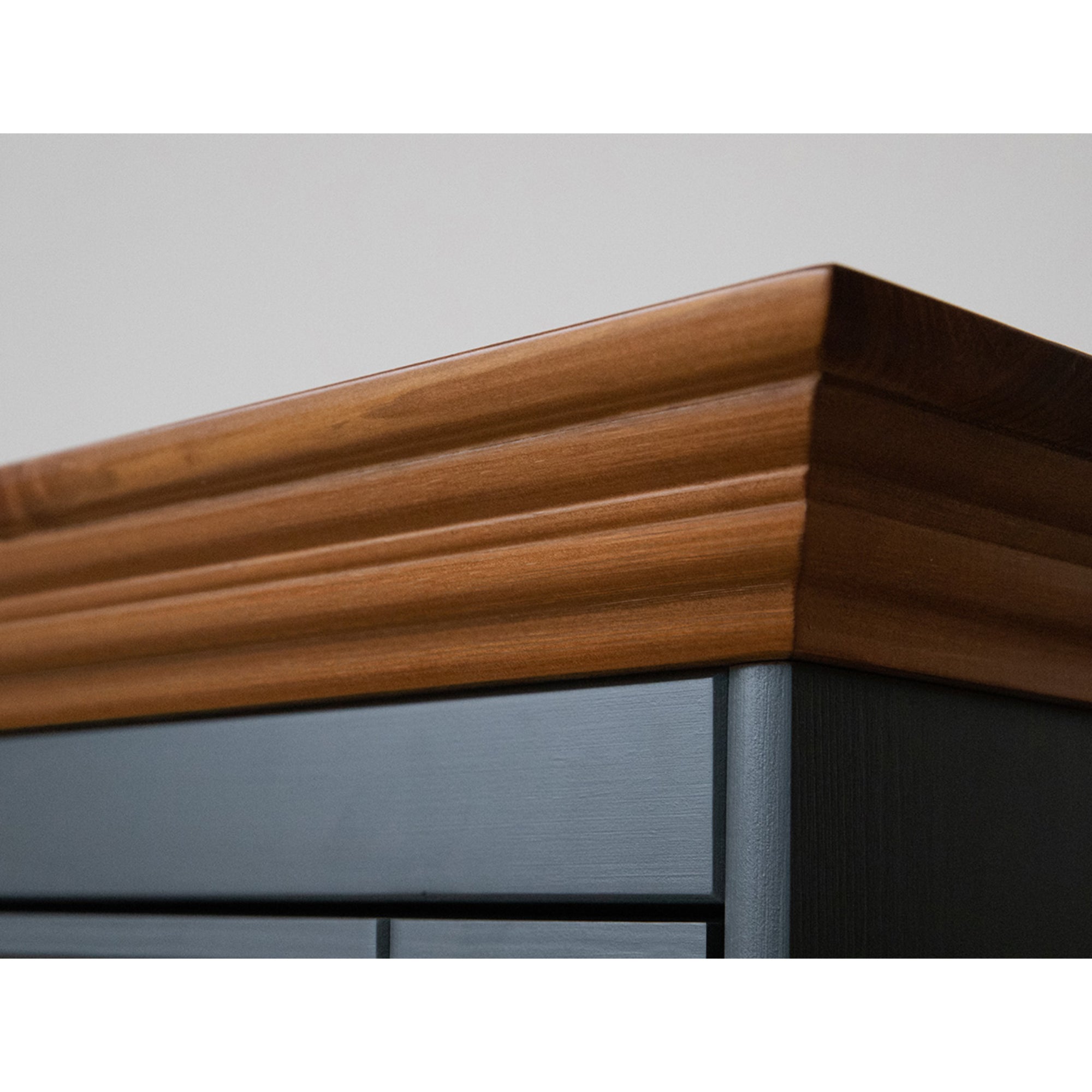 Vitrina Belluno 44x190 cm, Materijal: Masivna Borovina