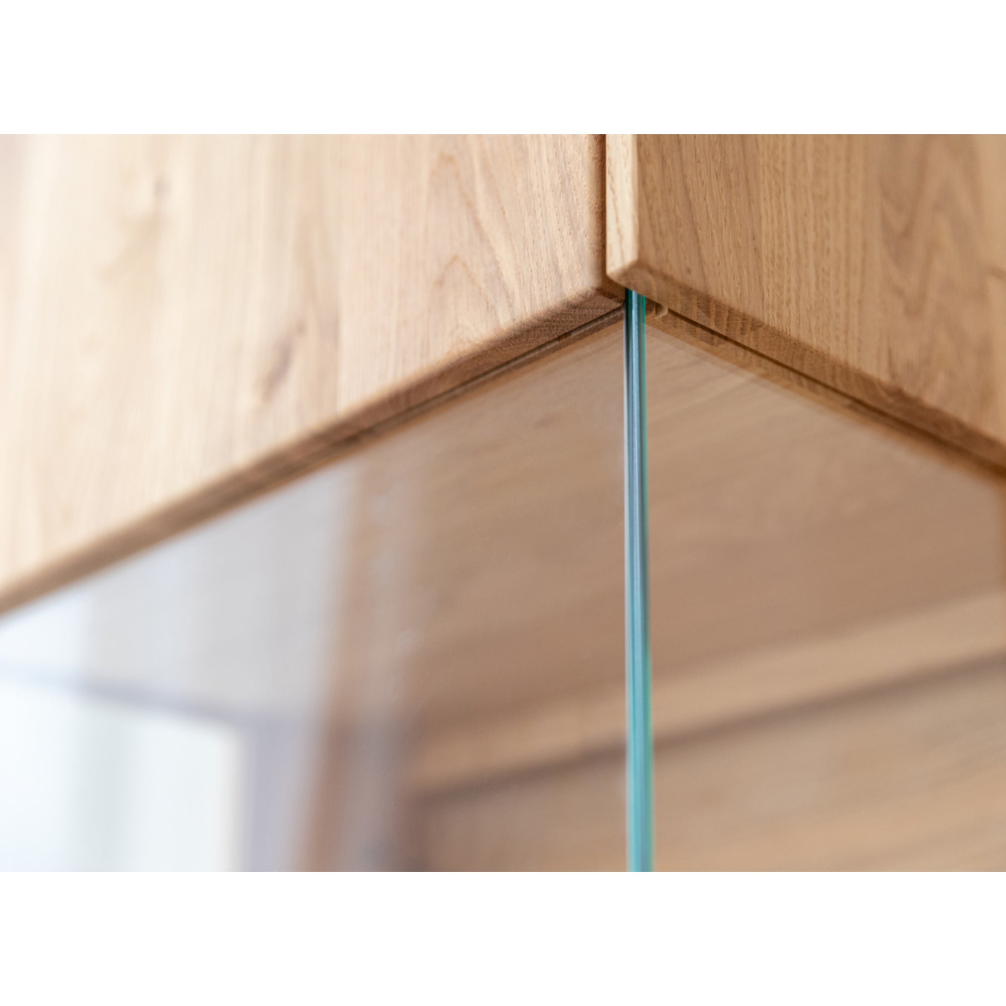 Viseća Vitrina Tirano 33x142 cm, Materijal: Masivno Drvo Hrast