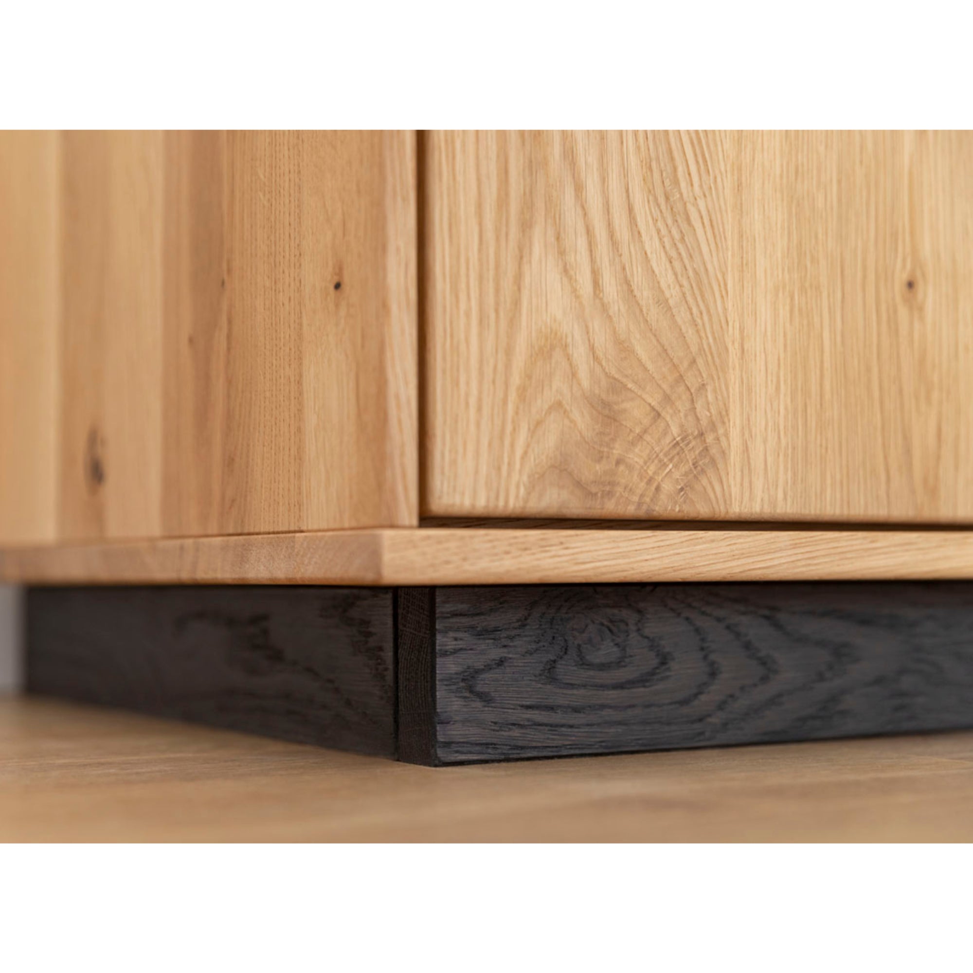 Viseća TV Komoda Tirano 200x39 cm, Materijal: Masivno Drvo Hrast