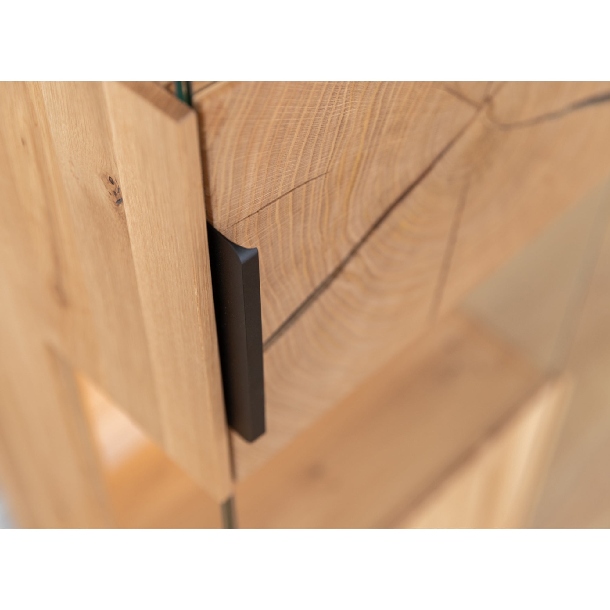 Viseća Vitrina Tirano 33x142 cm, Materijal: Masivno Drvo Hrast