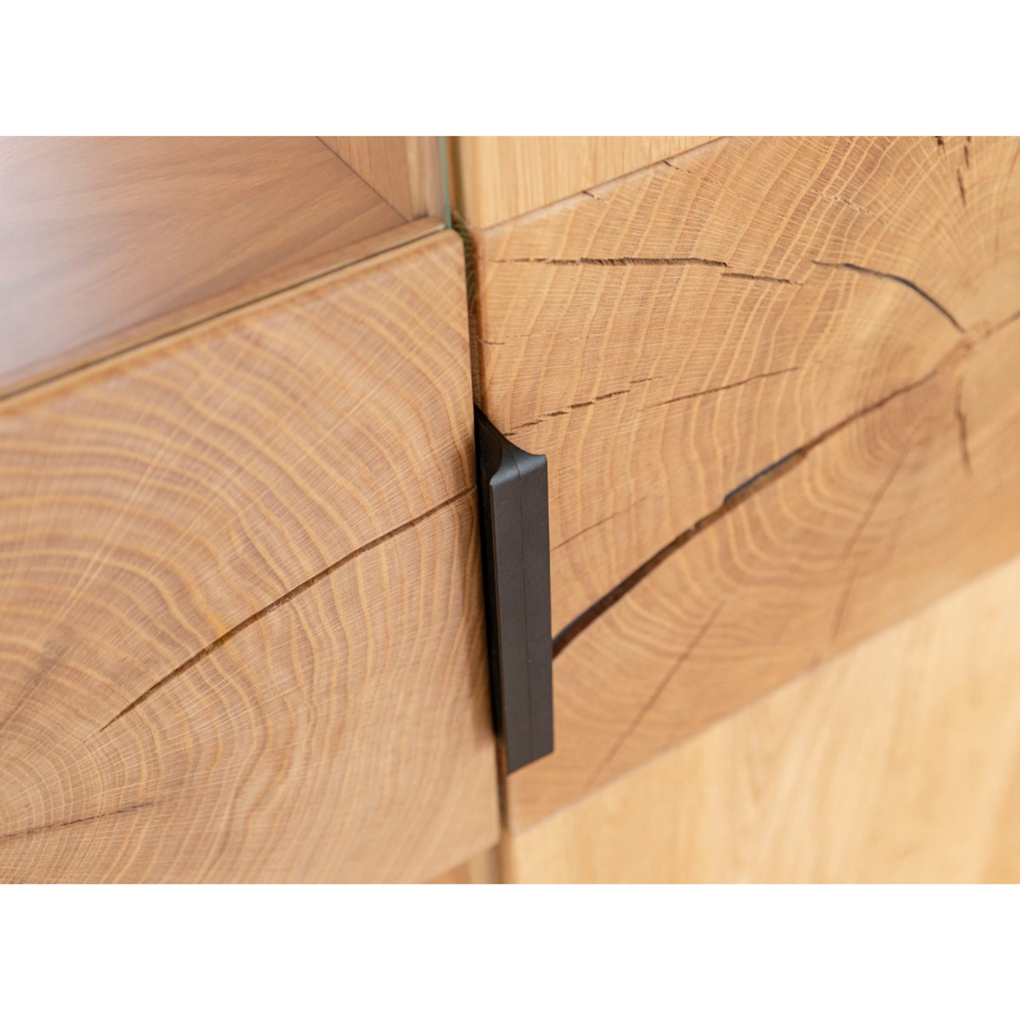 Vitrina Tirano 39x147 cm, Materijal: Masivno Drvo Hrast