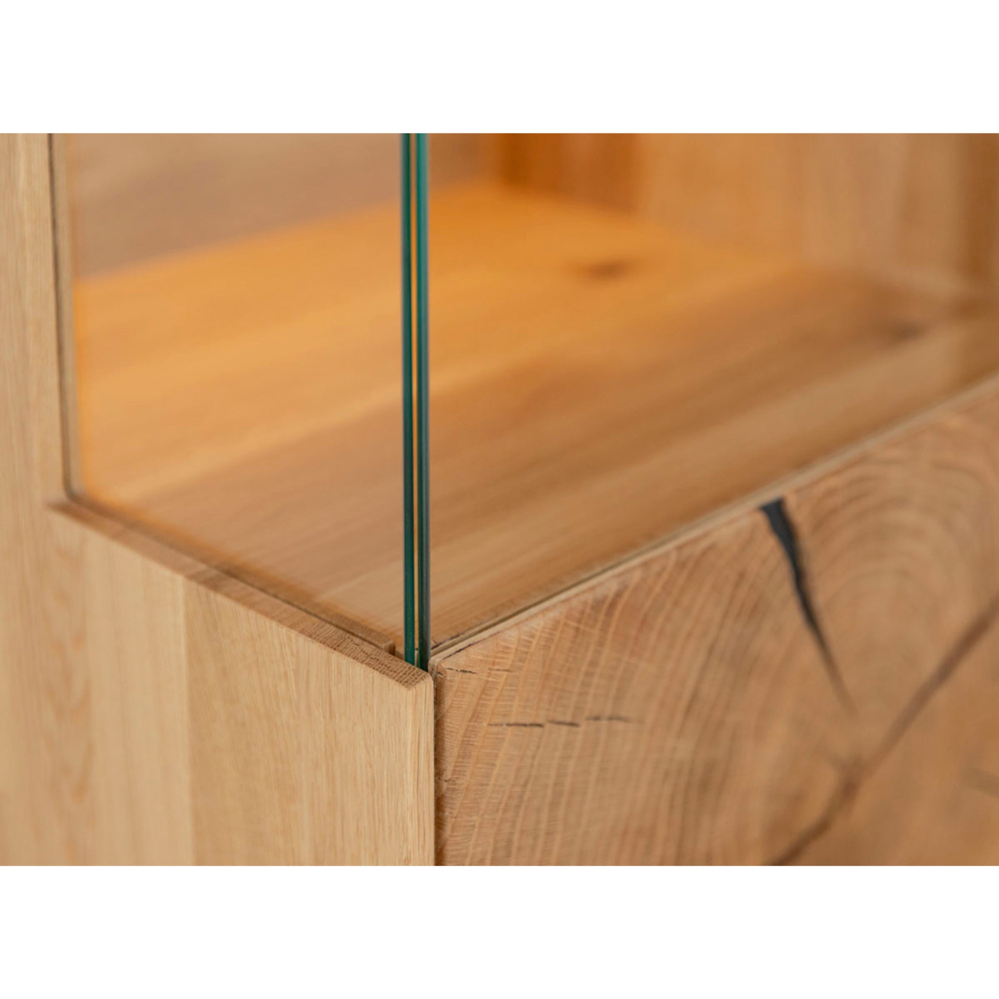 Vitrina Tirano 39x147 cm, Materijal: Masivno Drvo Hrast