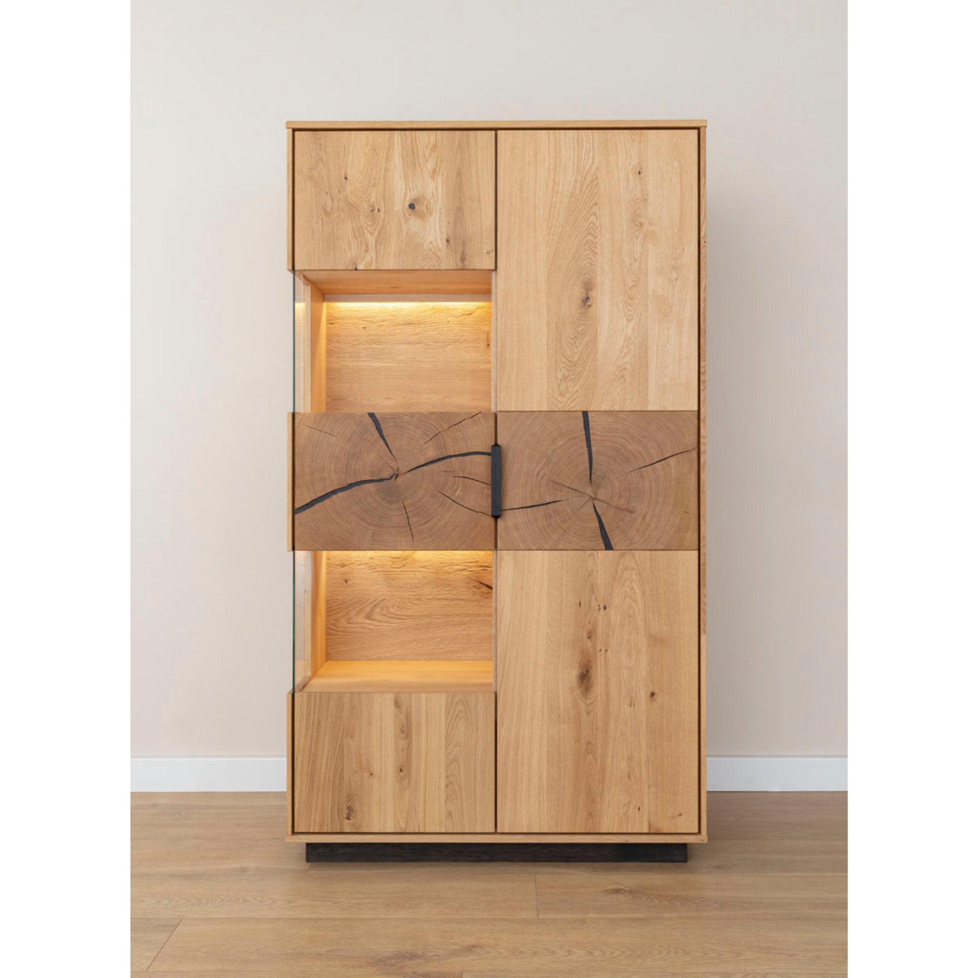 Vitrina Tirano 39x147 cm, Materijal: Masivno Drvo Hrast