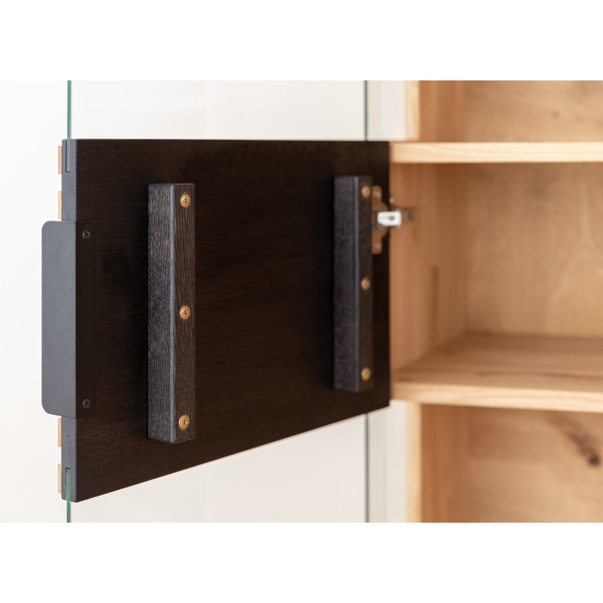Vitrina Tirano 39x147 cm, Materijal: Masivno Drvo Hrast