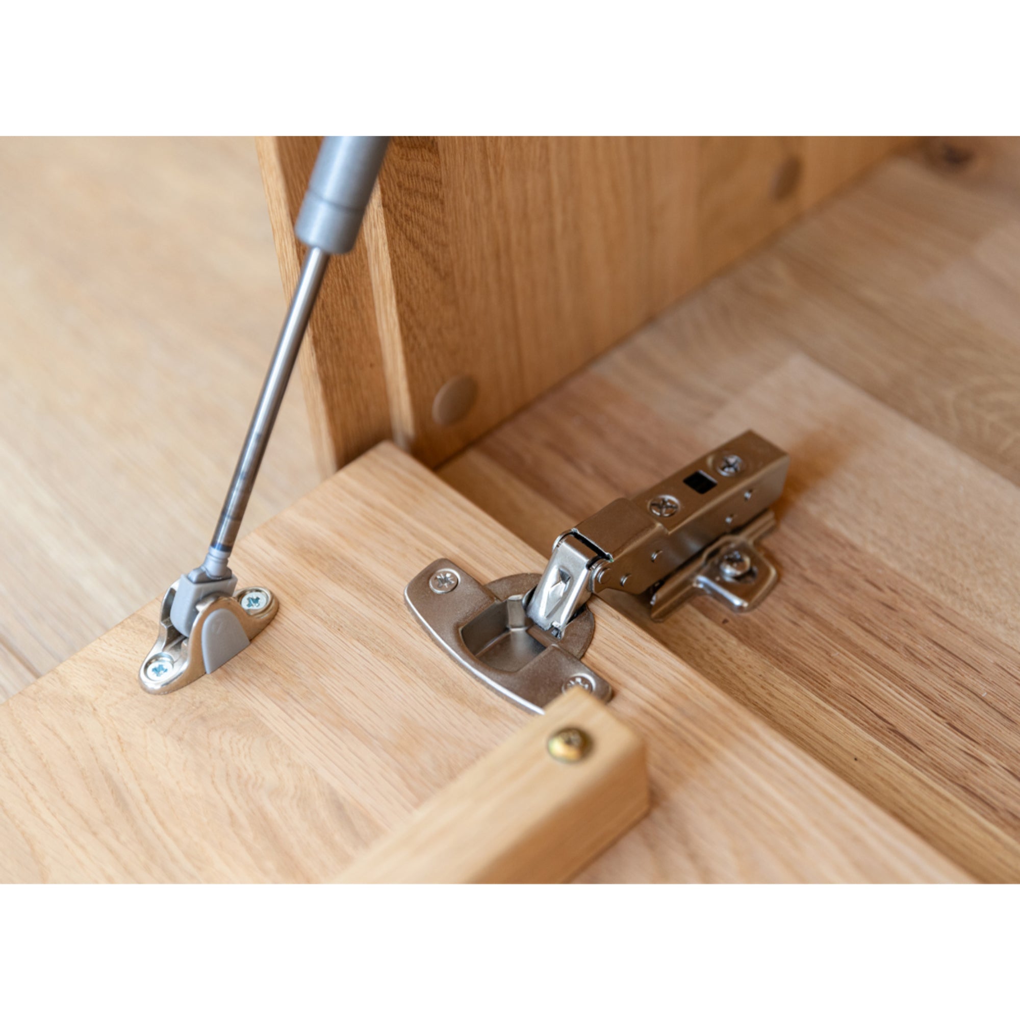 Viseća TV Komoda Tirano 200x39 cm, Materijal: Masivno Drvo Hrast