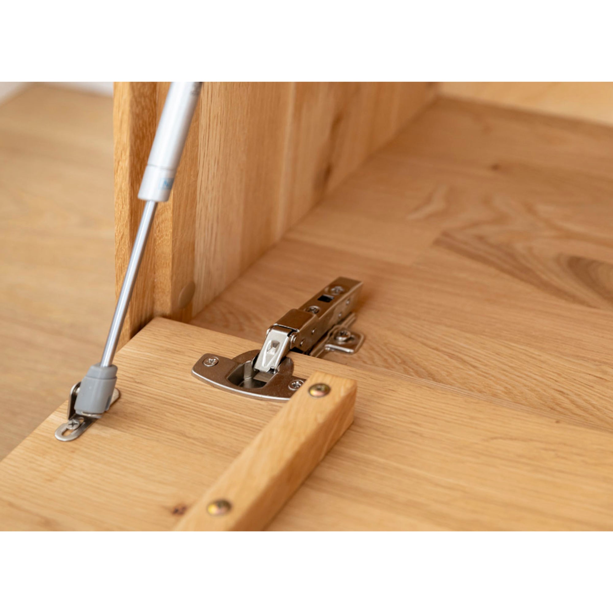 Viseća TV Komoda Tirano 200x39 cm, Materijal: Masivno Drvo Hrast