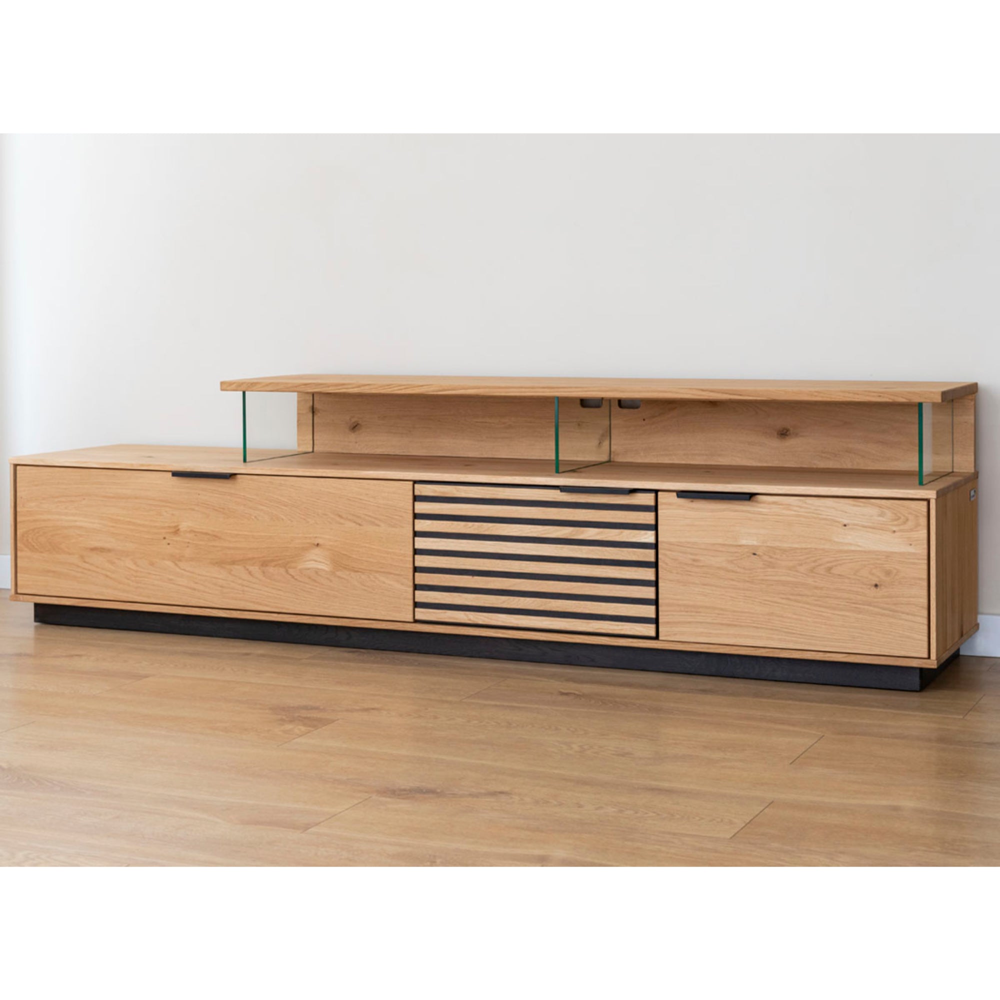 Viseća TV Komoda Tirano 200x39 cm, Materijal: Masivno Drvo Hrast