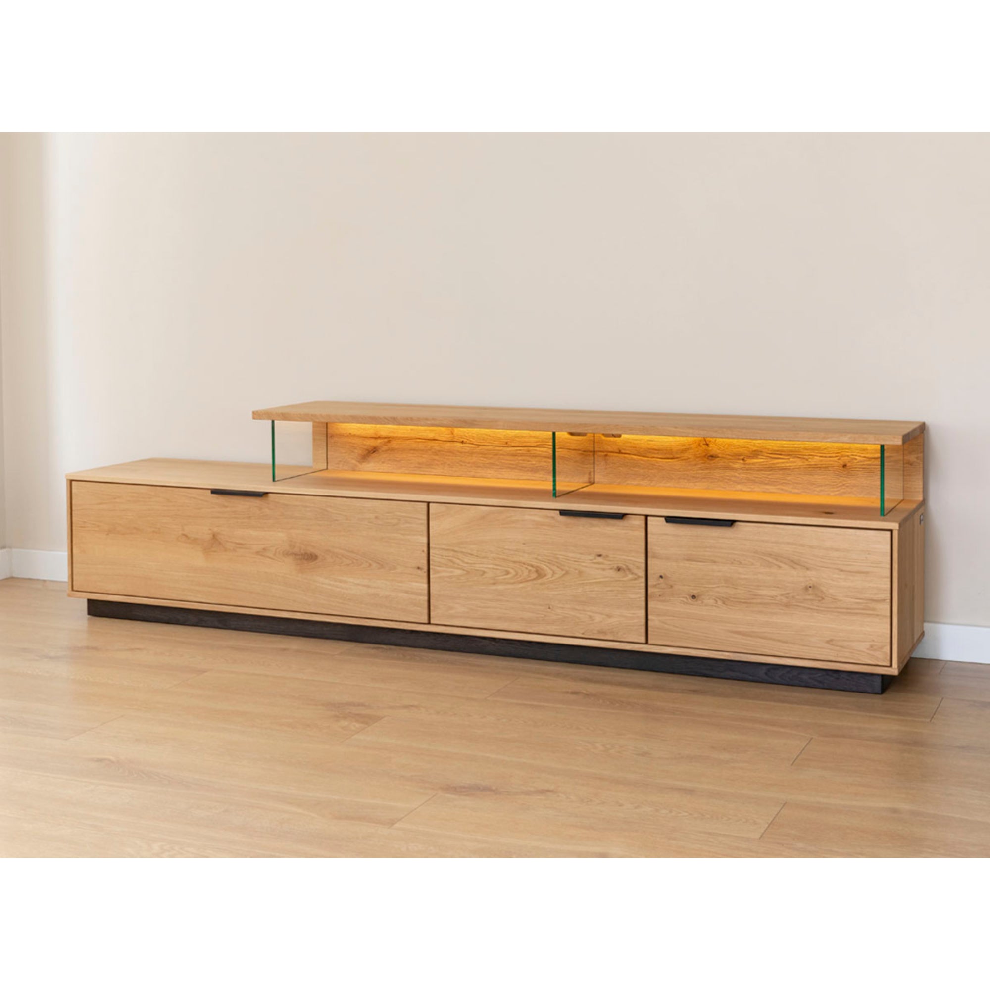 Viseća TV Komoda Tirano 200x39 cm, Materijal: Masivno Drvo Hrast