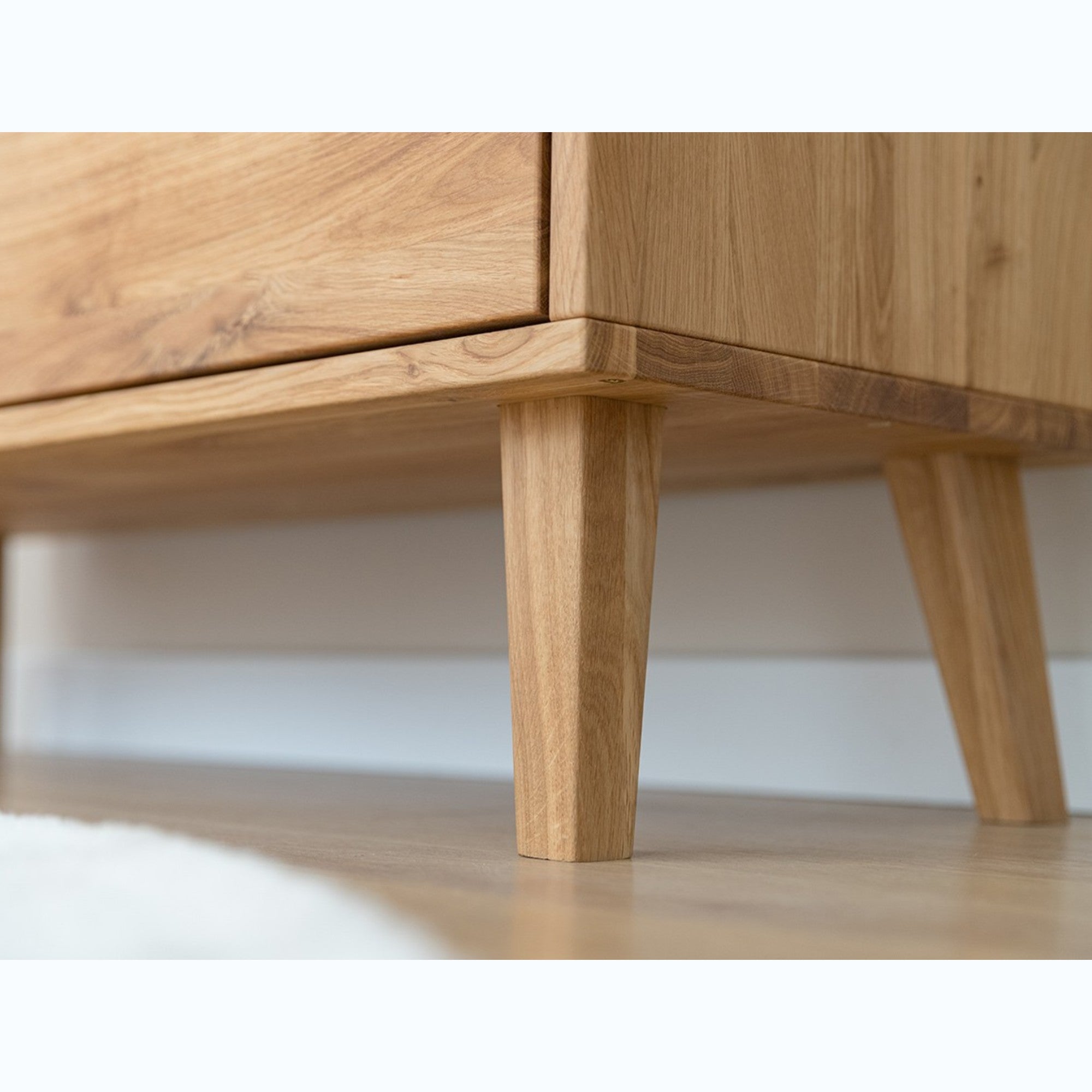 Vitrina Simona 40x180 cm,  Materijal: Masivno Drvo Hrast