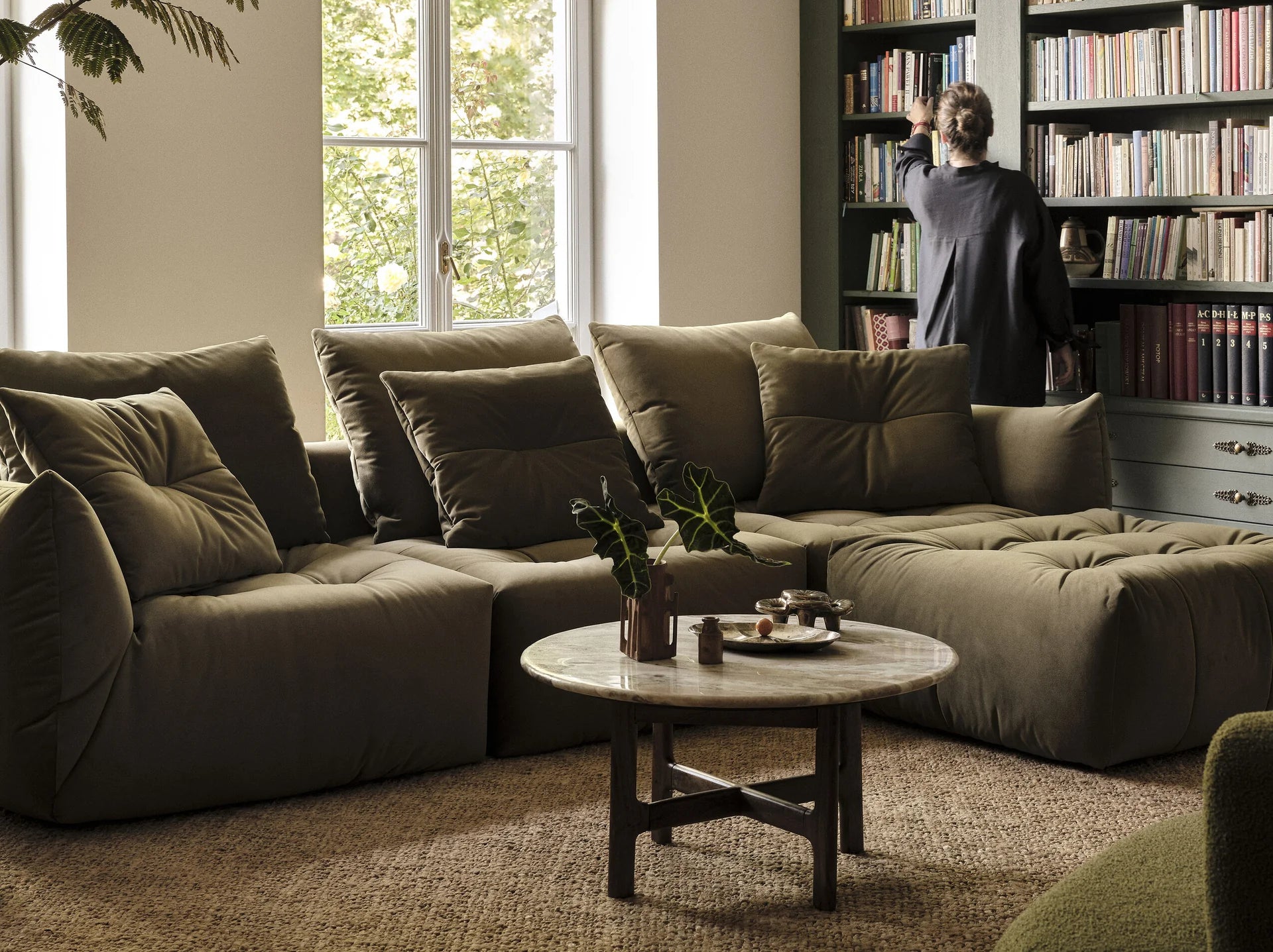 Bloom sofa, 4 sjedala, 332x106 cm, Materijal: Baršun